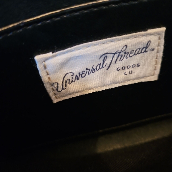 Universal Thread Black Zip-Around Wallet - Picture 4 of 6